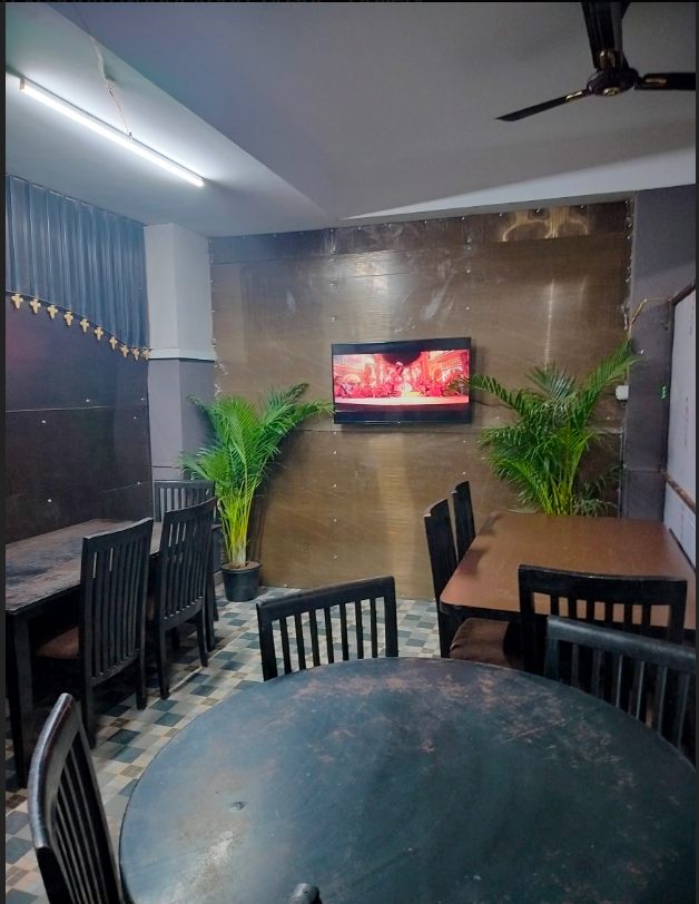 Dining and TV lounge